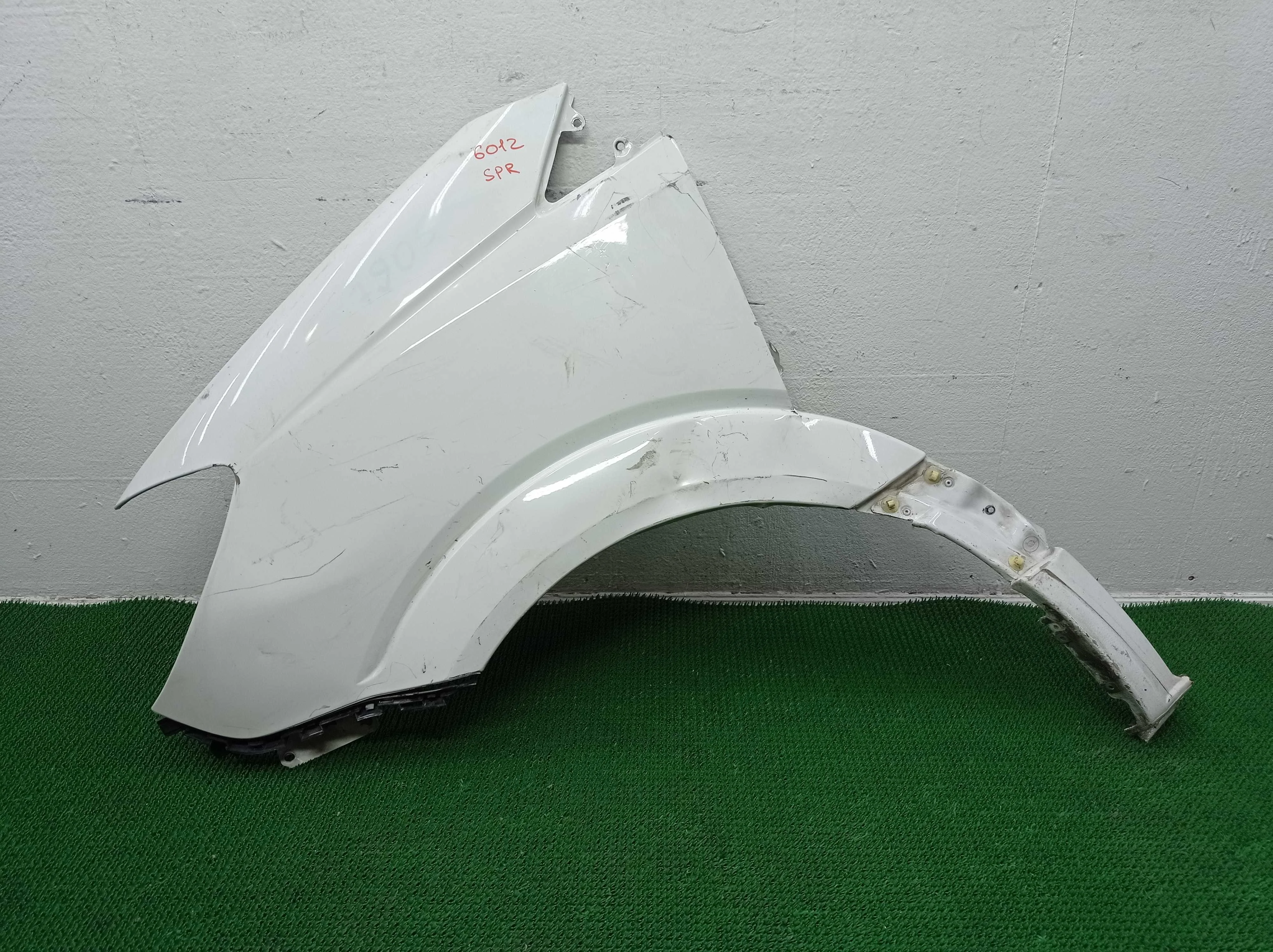 Крыло левое Mercedes Sprinter II (w906) 2006 - 2017 дизель 2.2 Автомат