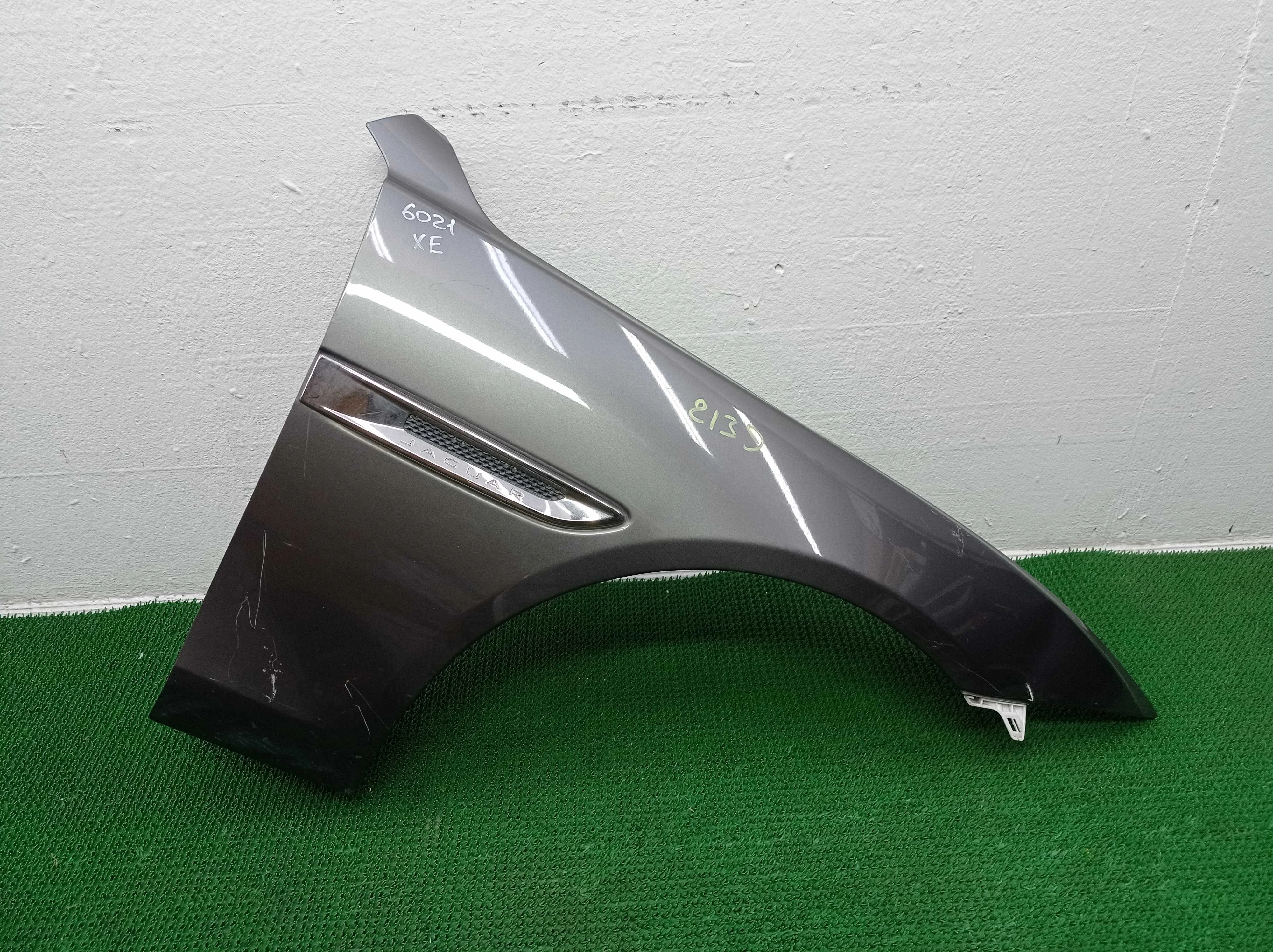 Крыло правое Jaguar XE (X760) 2015 - 2019 дизель 2.0 Автомат