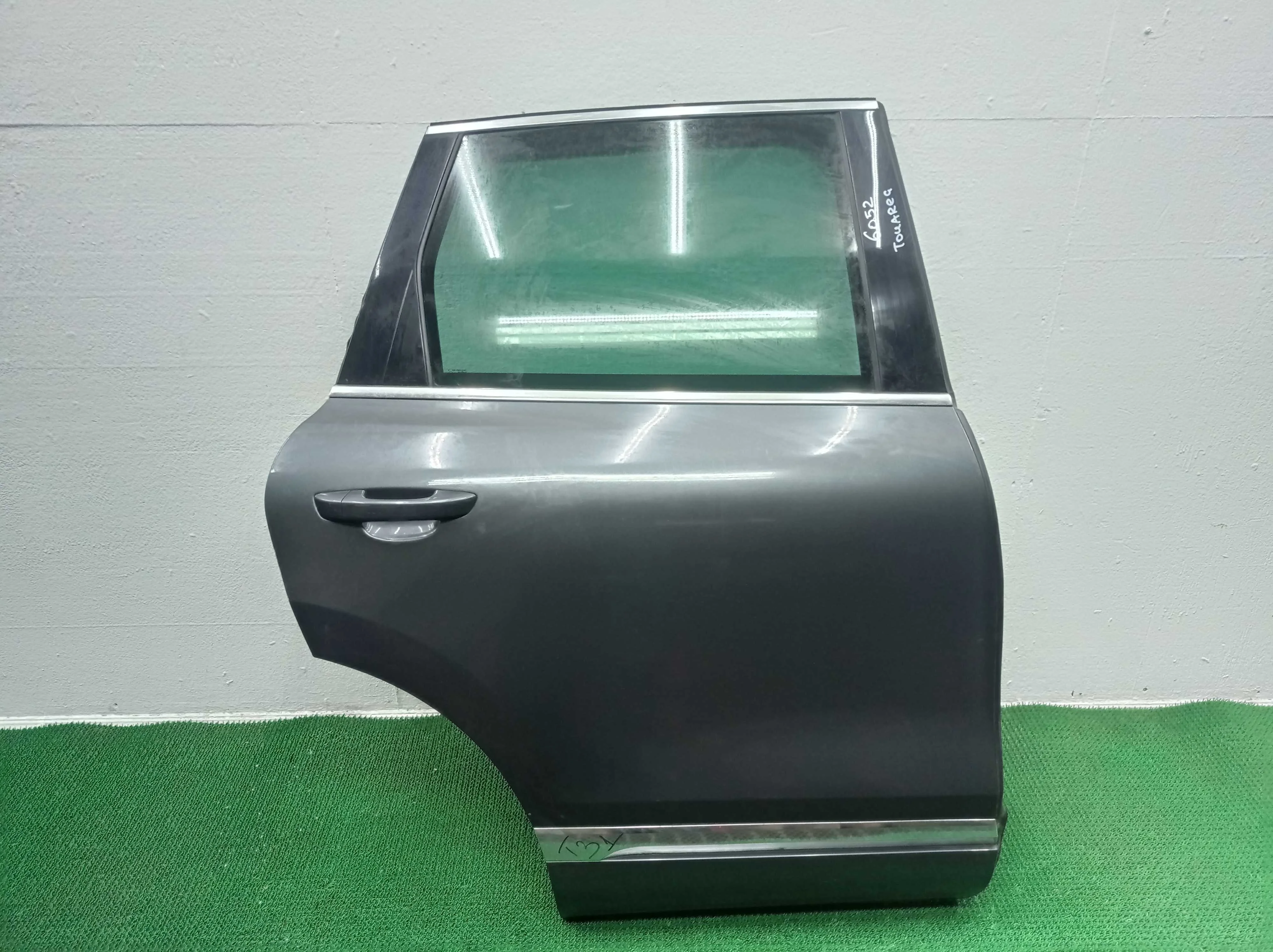 Дверь задняя правая Volkswagen Touareg II (7P) 2010 - 2014 дизель 3.0 Автомат