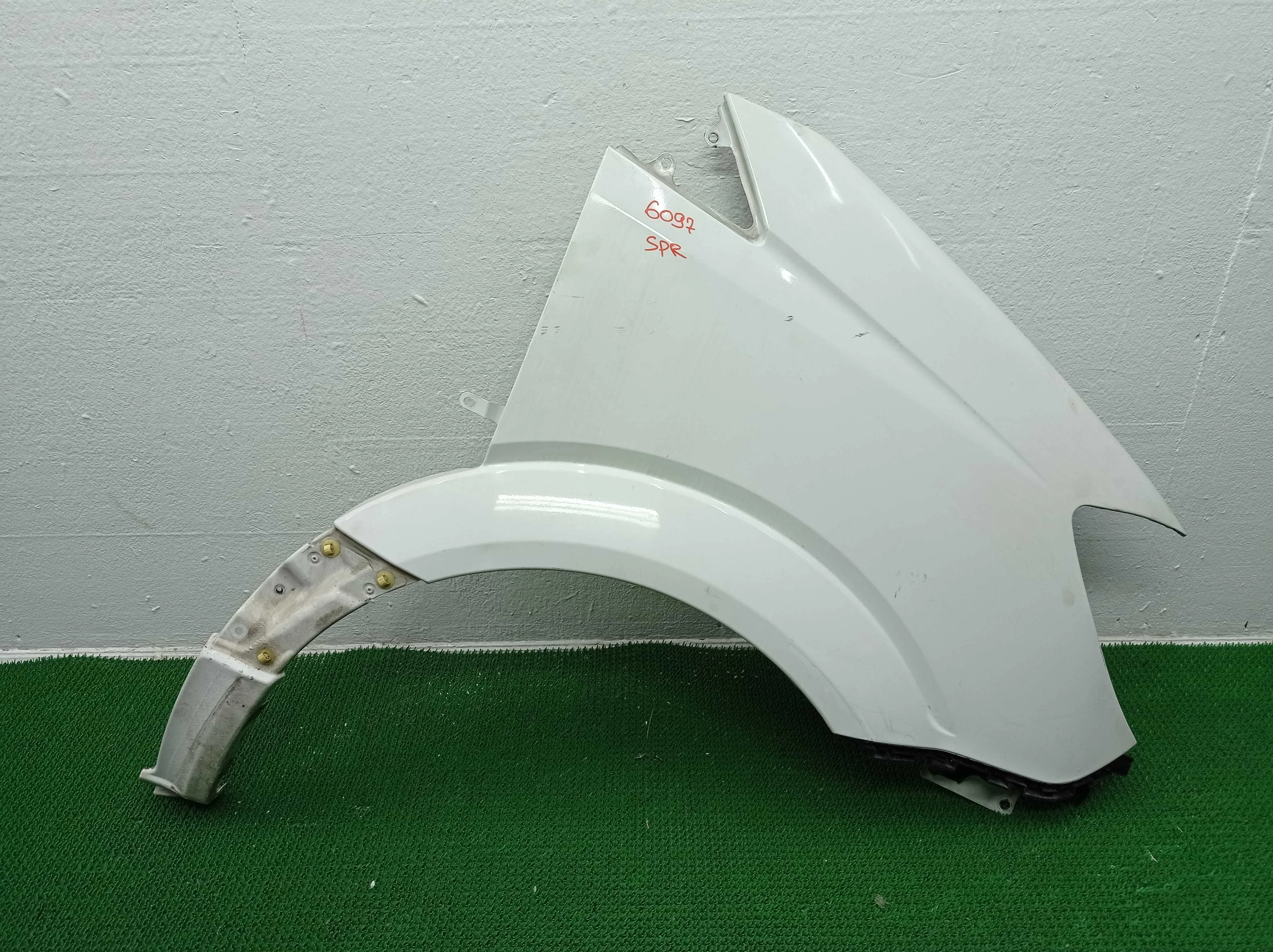 Крыло правое Mercedes Sprinter II (w906) 2006 - 2017 дизель 2.2 Автомат