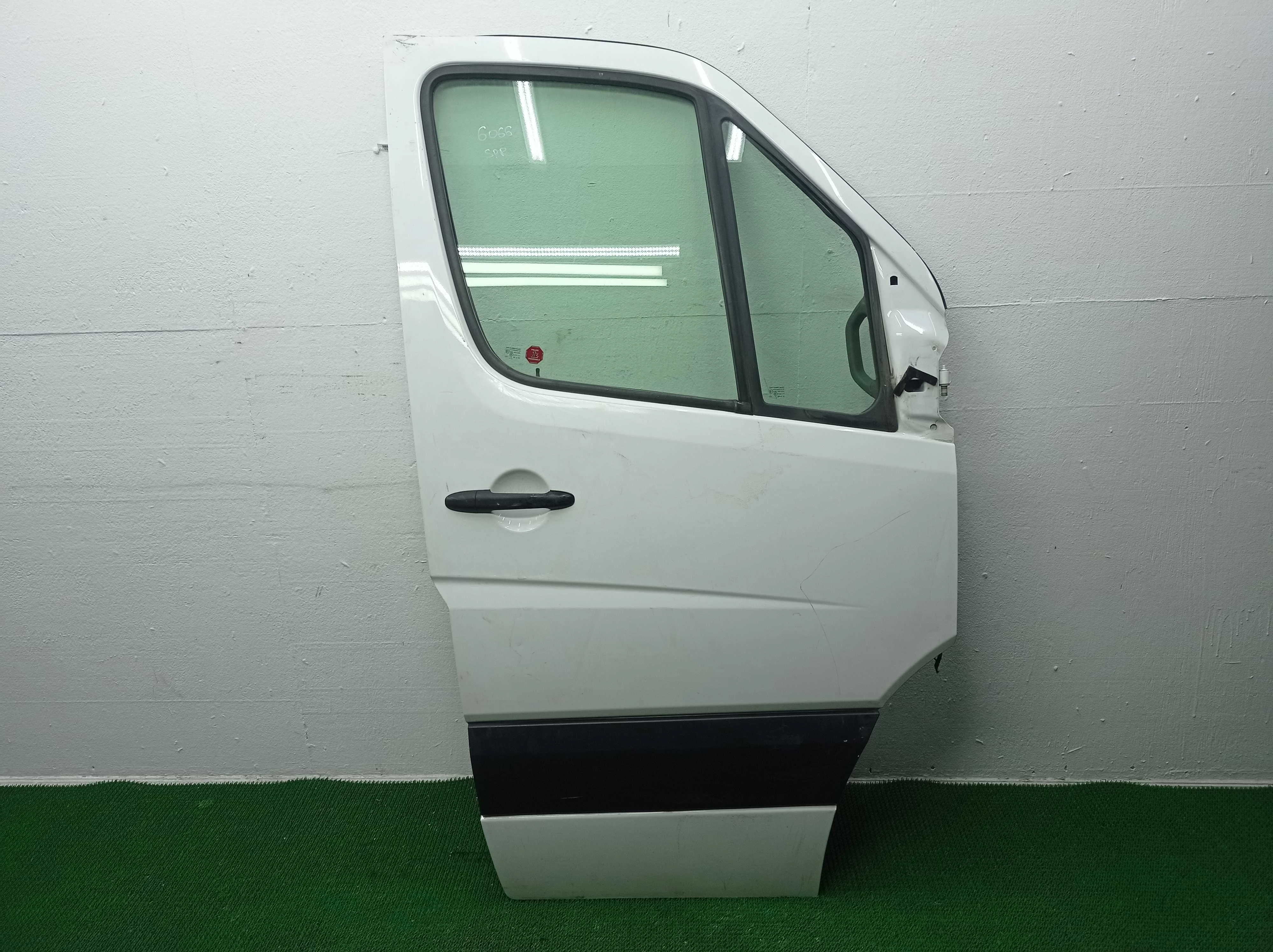 Дверь передняя правая Mercedes Sprinter II (w906) 2006 - 2017 дизель 3.0 Автомат