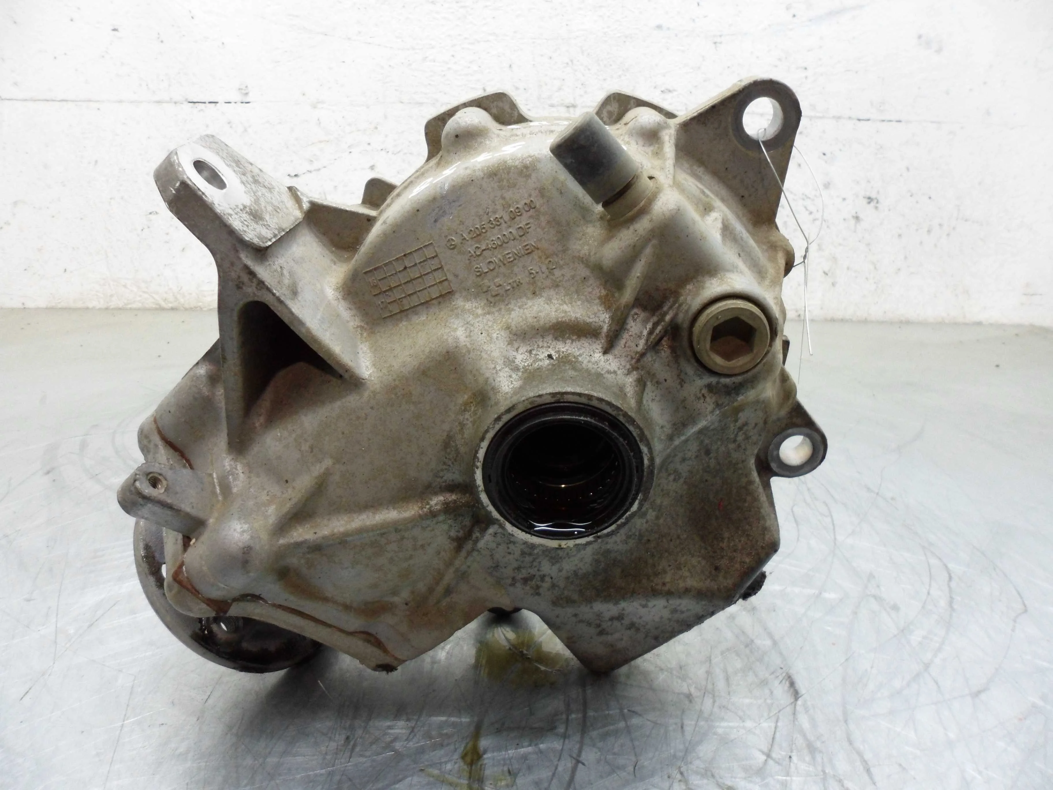 Редуктор передний Mercedes GLC (X253) 2015 - 2019 дизель 2.2 Автомат