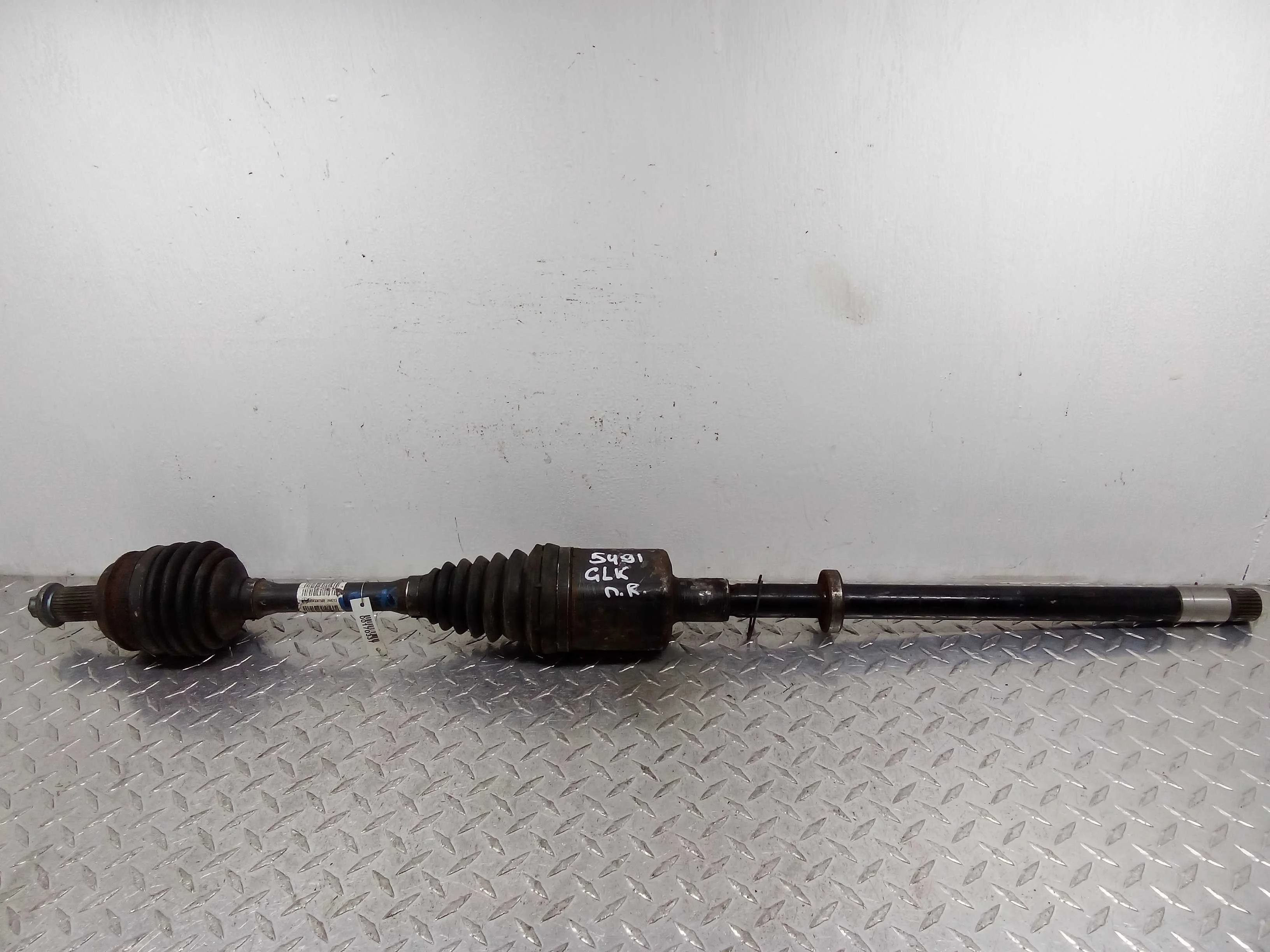 Полуось передняя левая Mercedes GLK (X204) Рестайлинг 2012 - 2015 дизель 2.2 Автомат