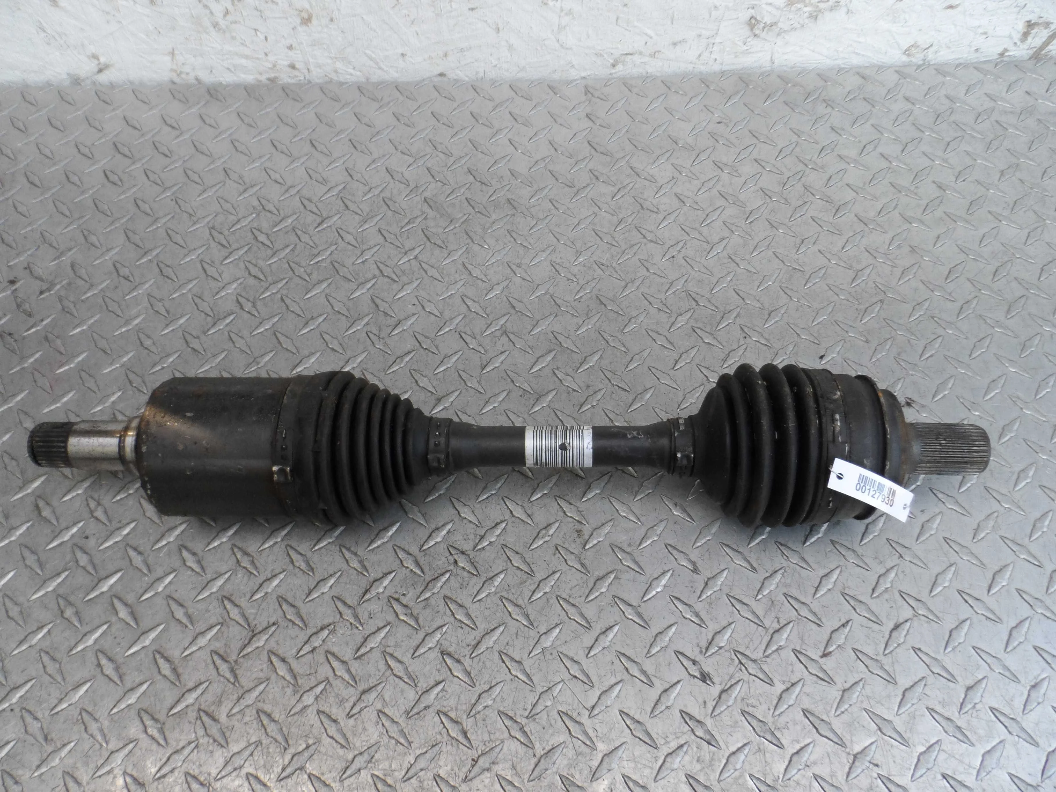 Полуось передняя правая Mercedes GLK (X204) Рестайлинг 2012 - 2015 дизель 2.2 Автомат