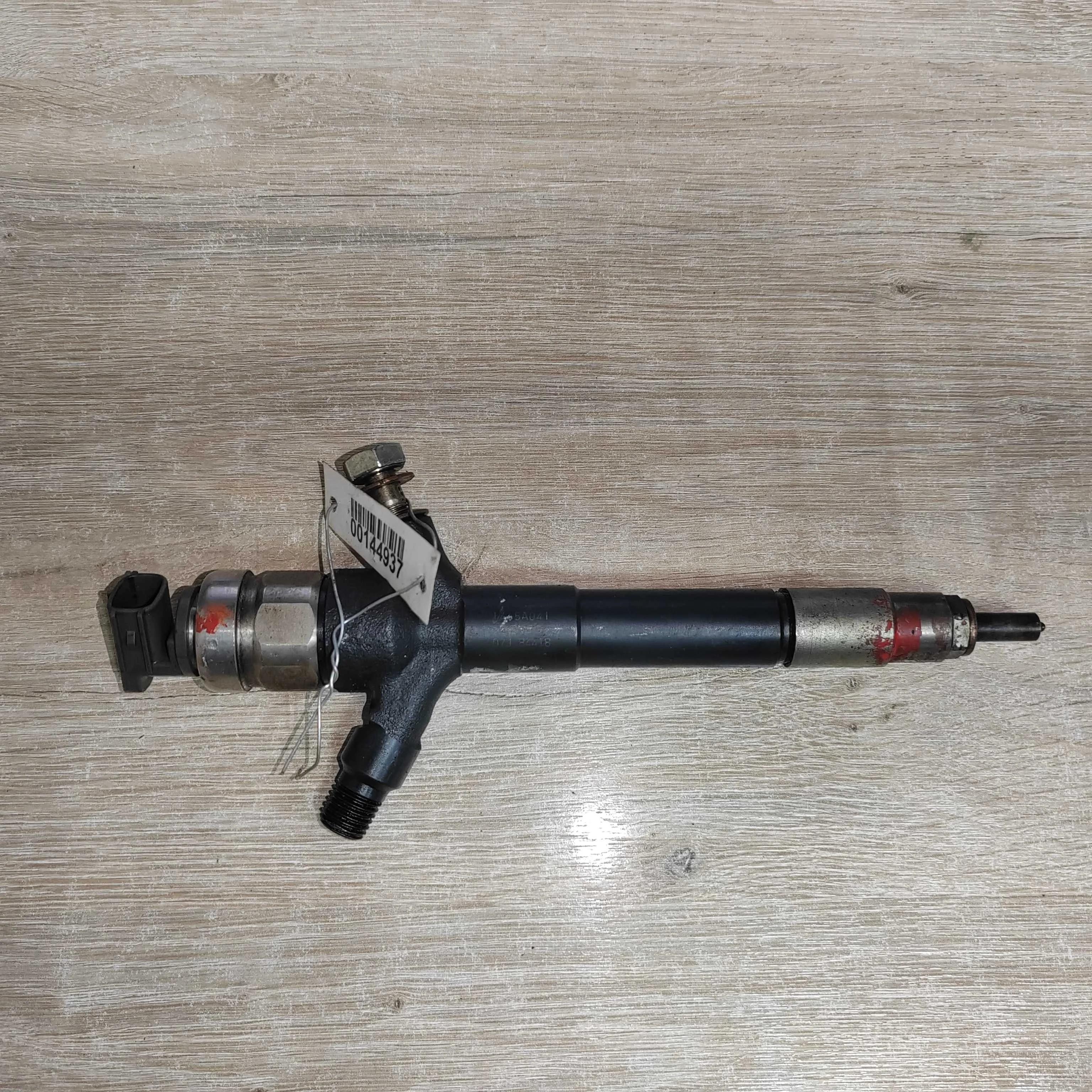 Форсунка топливная Mitsubishi L200 IV 2005 - 2015 дизель 2.5 Автомат