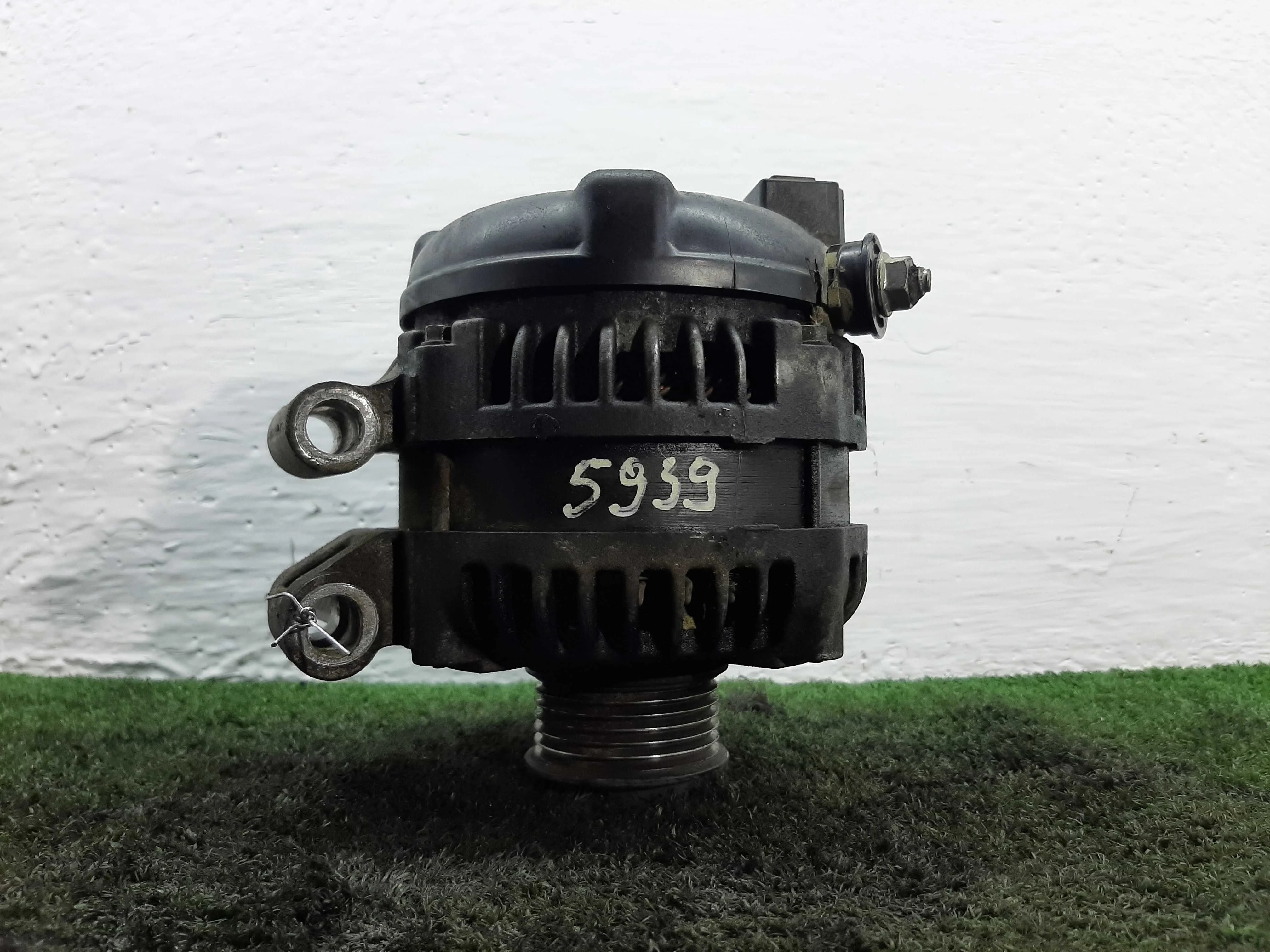 Генератор Land Rover Range Rover Sport (LS) Рестайлинг 2009 - 2013 дизель 3.0 Автомат