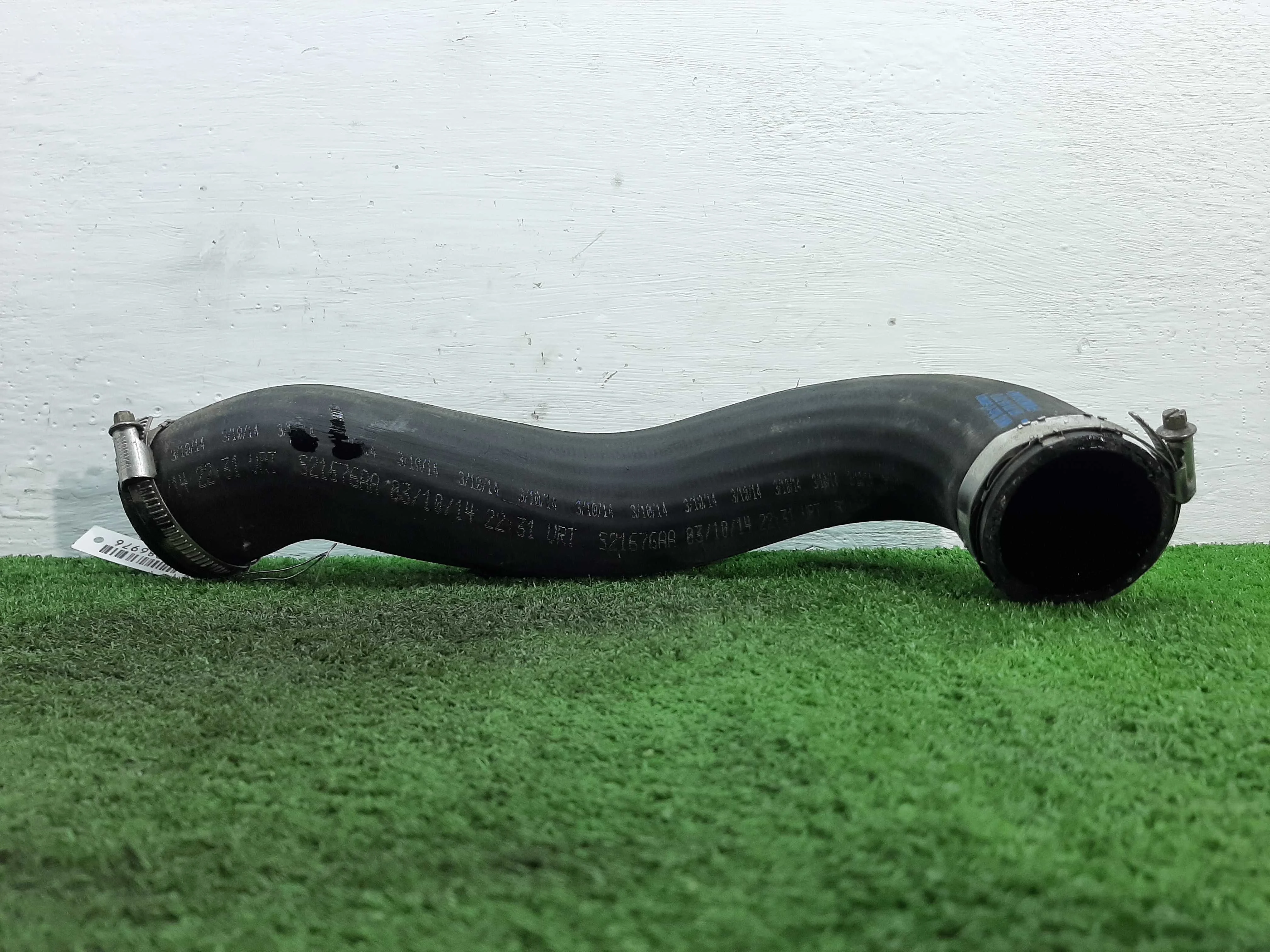 Патрубок интеркулера Volkswagen Touareg II (7P) 2010 - 2014 дизель 3.0 Автомат