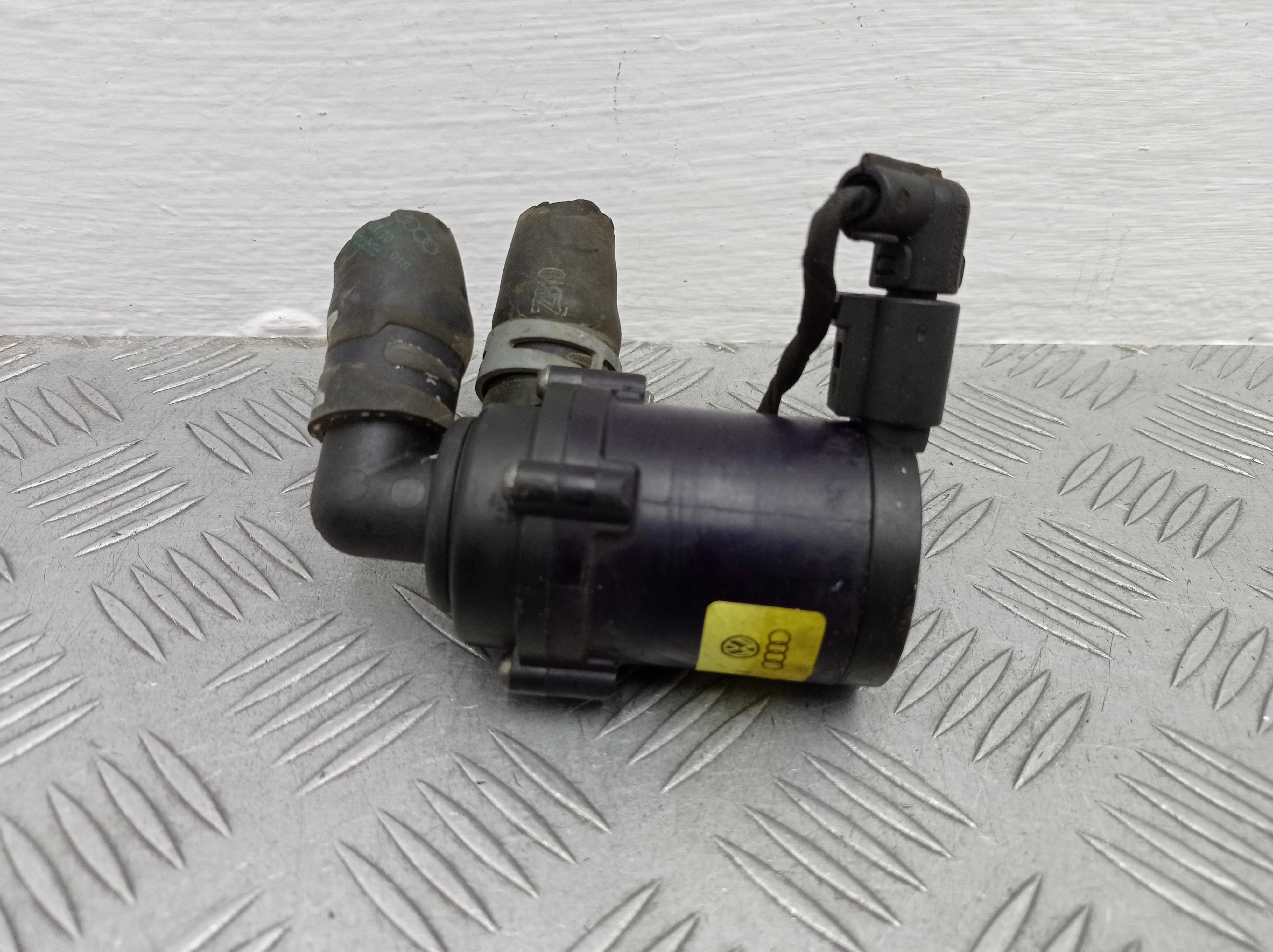 Насос водяной электрический Volkswagen Touareg I  Рестайлинг (7L) 2007 - 2010 дизель 3.0 Автомат