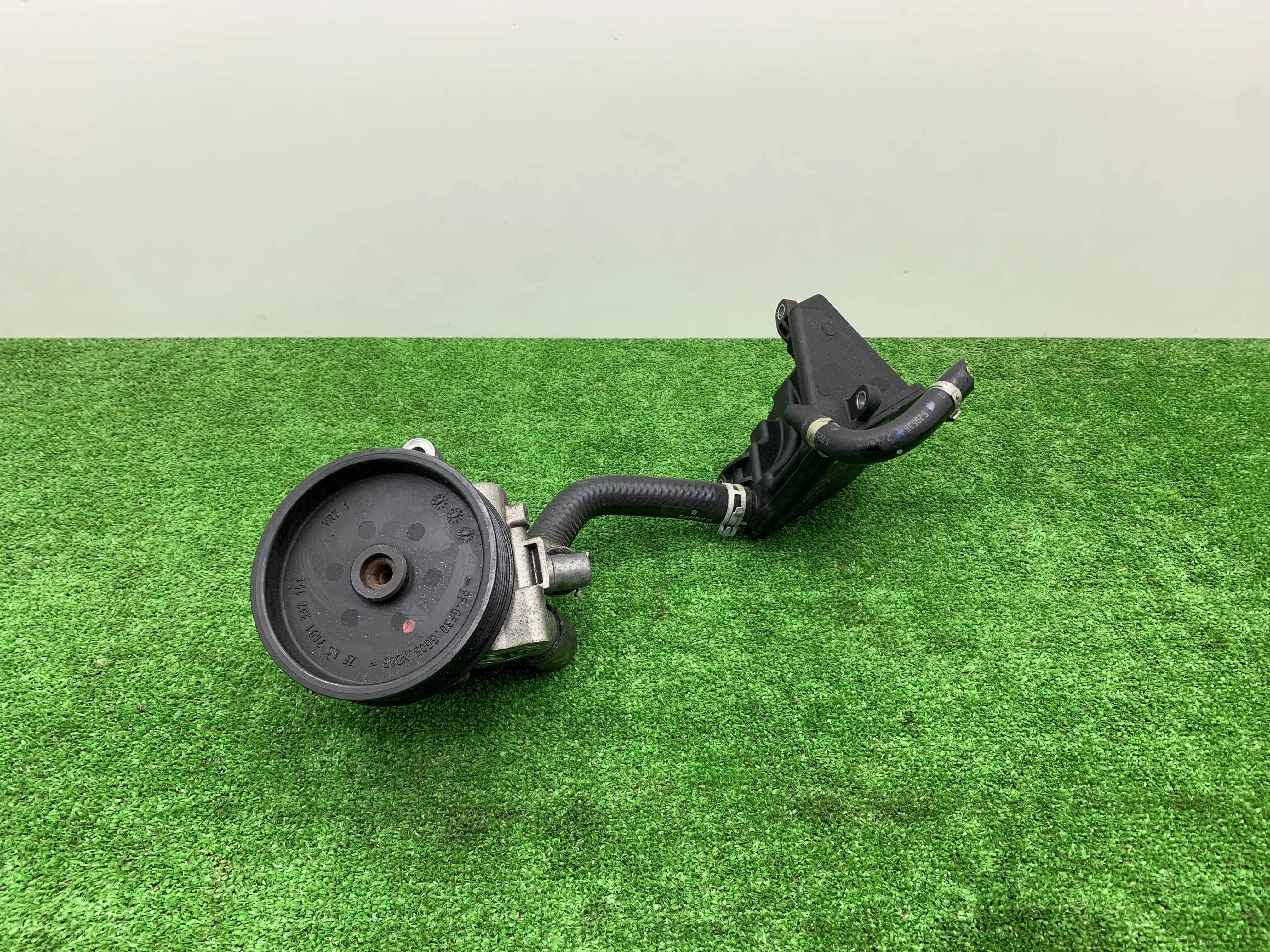 Насос ГУР Mercedes C-klasse (W204) 2007 - 2011 дизель 3.0 Автомат