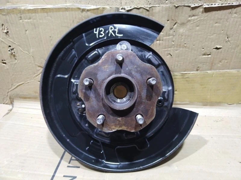 Кулак поворотный задний левый Toyota Highlander 2014 423050E020 GSU55 2GR-FE 3.5