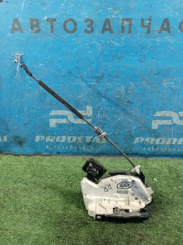 Замок двери задний правый Volkswagen Polo CFNA