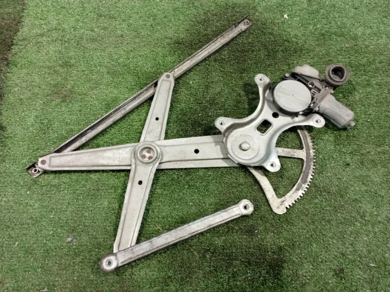 Стеклоподъемник эл. передний правый Toyota Land