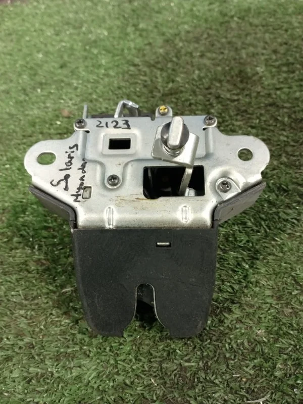 Замок багажника Hyundai Solaris 2010-2017