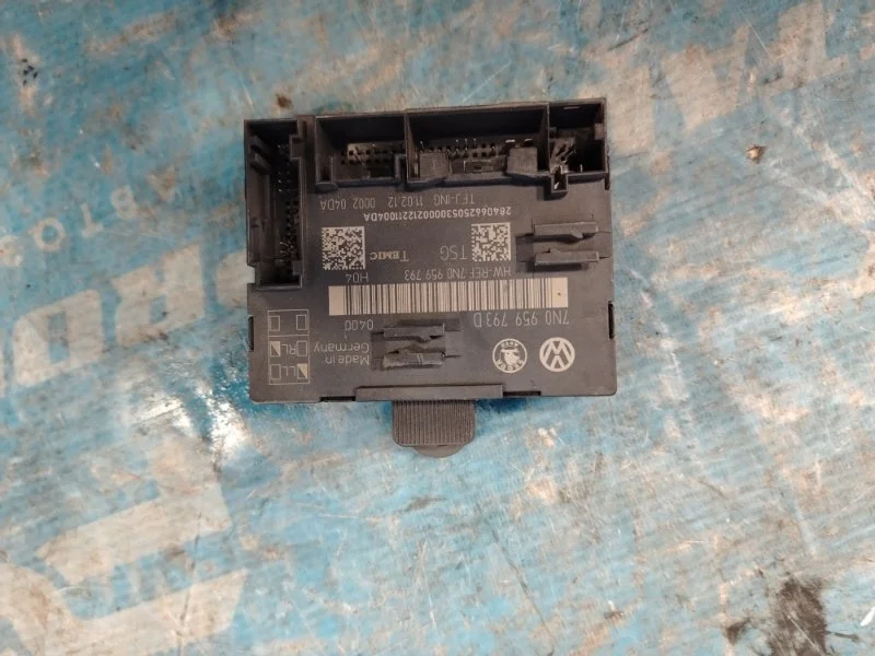 Блок комфорта передний левый Skoda Yeti 2009-2018