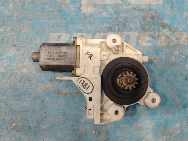 Моторчик стеклоподъемника передний правый Ford