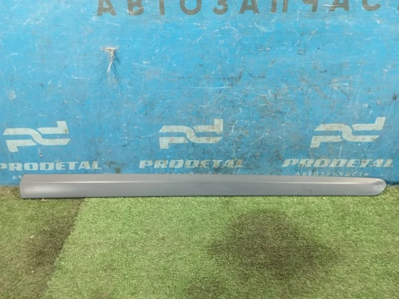 Молдинг двери передний правый Peugeot 308