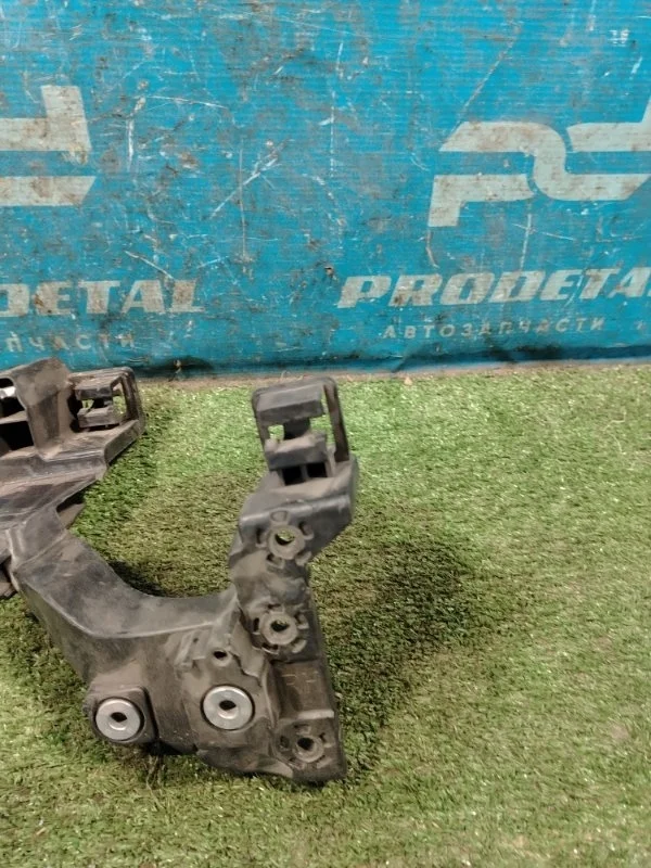 Кронштейн фары правый Kia Ceed 2012-2018