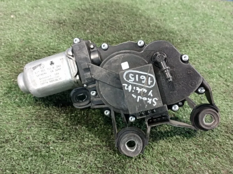 Моторчик стеклоочистителя задний Skoda Yeti