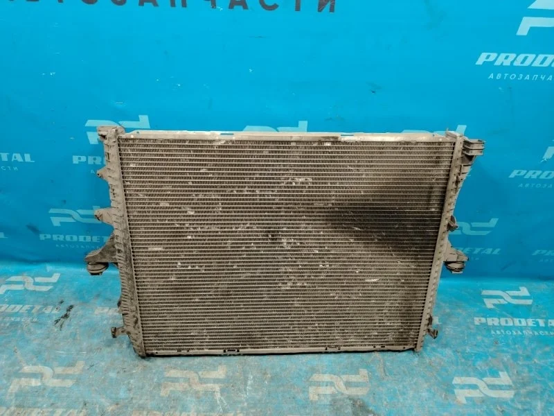 Радиатор охлаждения двигателя Volkswagen Touareg