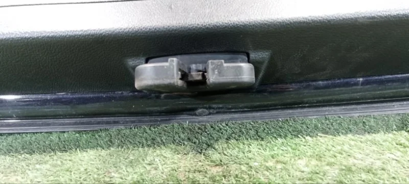 Замок двери багажника Volkswagen Golf ХЭТЧБЕК CAXA