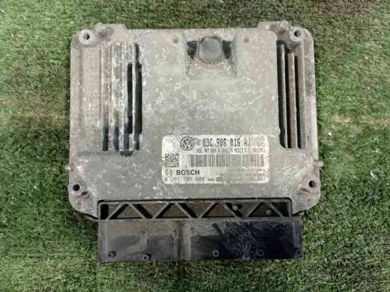 Блок управления двигателем Volkswagen Golf ХЭТЧБЕК