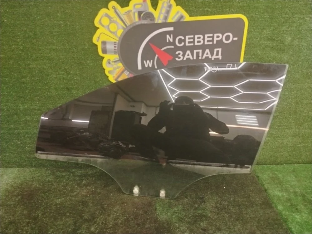 Стекло двери Kia Rio 2015 824110U010 QB G4FC, переднее левое