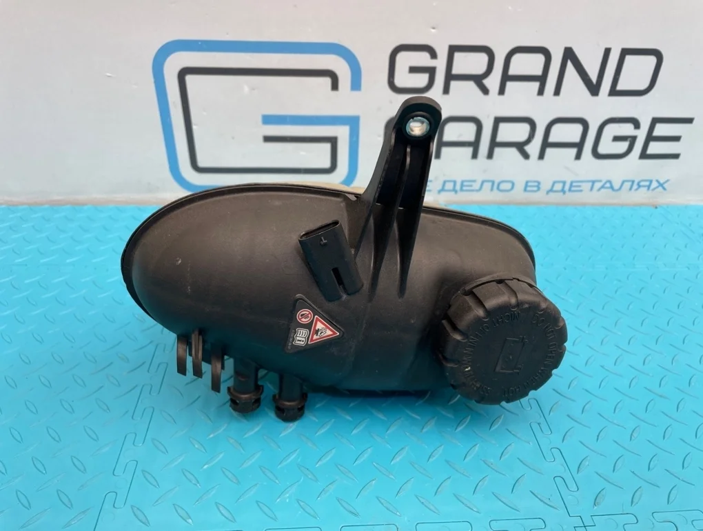 Бачок расширительный Mercedes-Benz S-Class 2013 A2225000849 W222 278.929 4.7