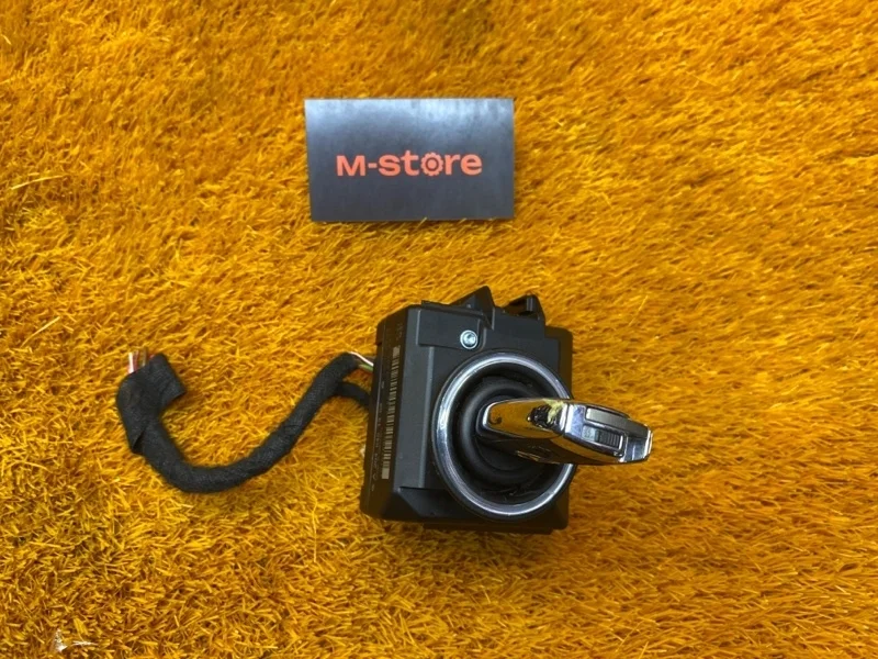 Замок зажигания Mercedes-Benz C-Class 2008 A2045451008 W204 272.947