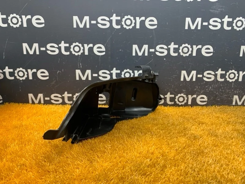 Кронштейн фары Audi Q7 2012 4L0941613B 4LB CJT, левый