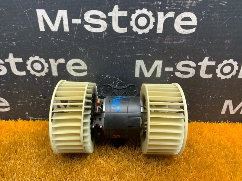 Мотор печки Land Rover Range Rover 2002 64118385558 L322 M62B44