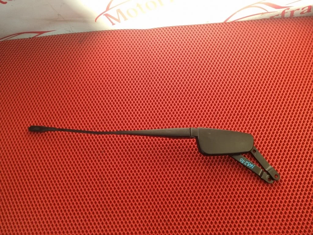 Поводок стеклоочистителя Mercedes-Benz M-Class A1648200640 W164, передний правый