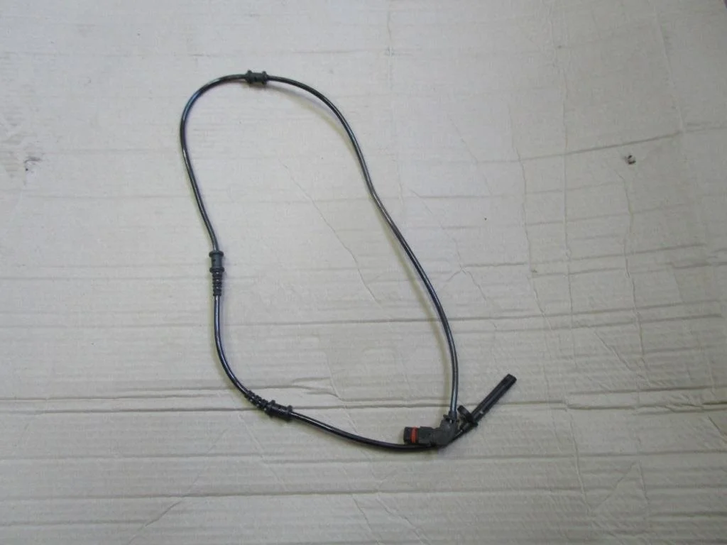 Датчик ABS Mercedes-Benz