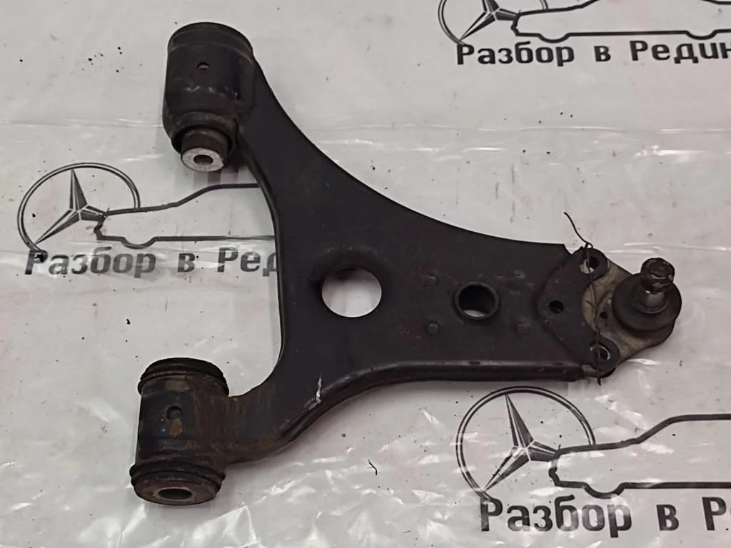 Рычаг передний нижний правый Mercedes-Benz