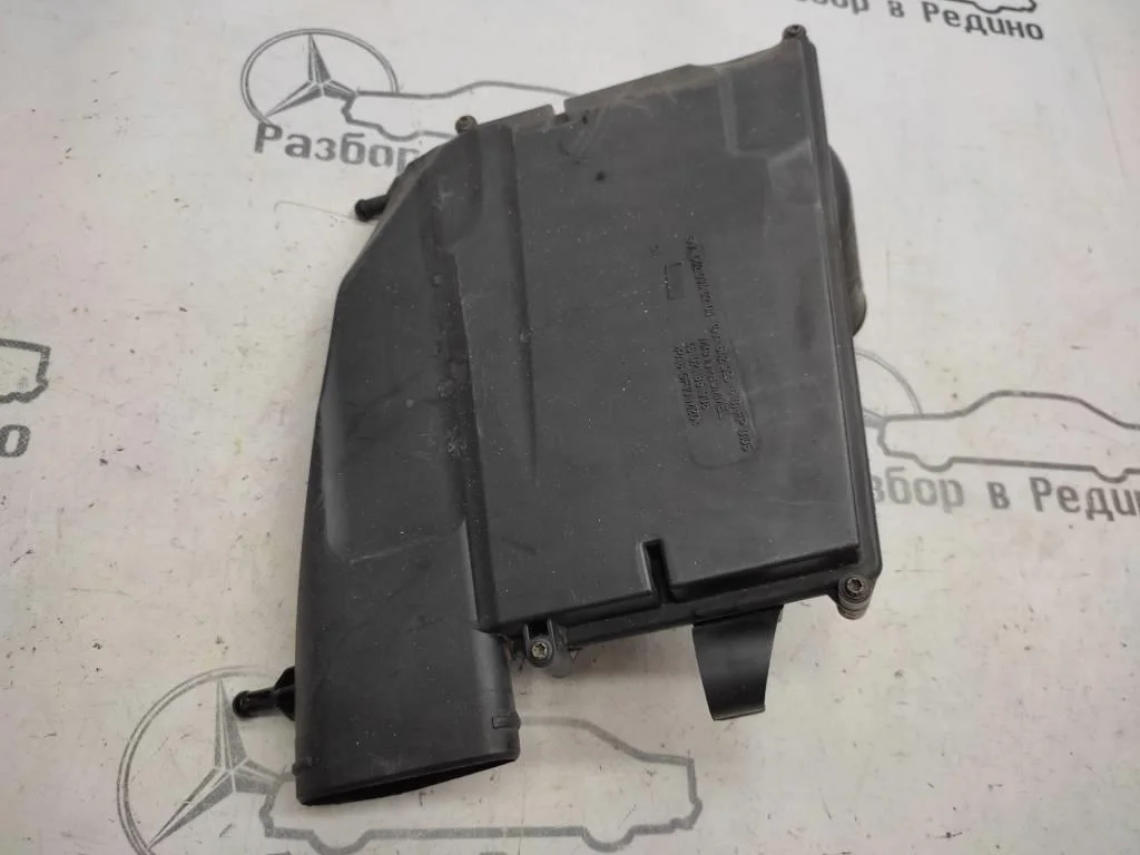 Корпус воздушного фильтра Mercedes-Benz