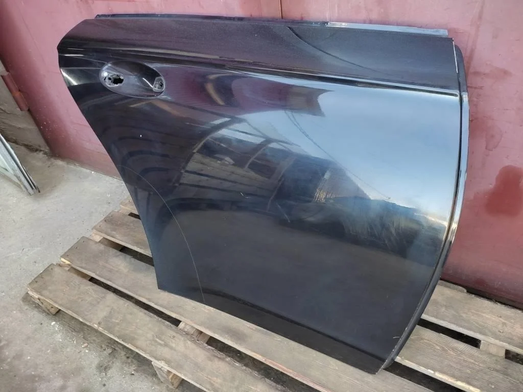 Дверь задняя правая Mercedes-Benz