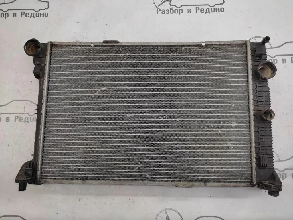Радиатор Mercedes-Benz