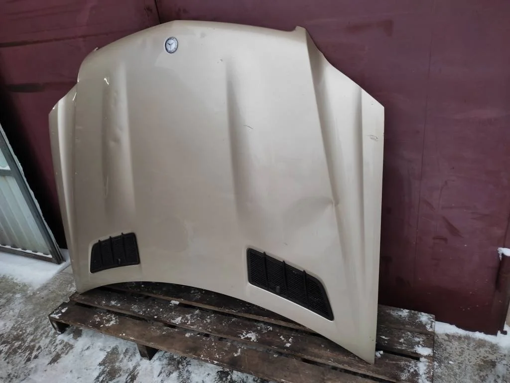 Капот Mercedes-Benz