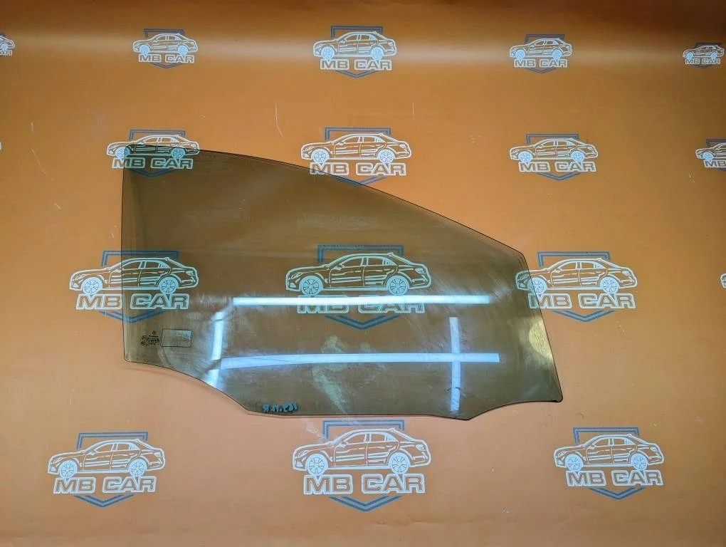 Стекло переднее правое Mercedes-Benz