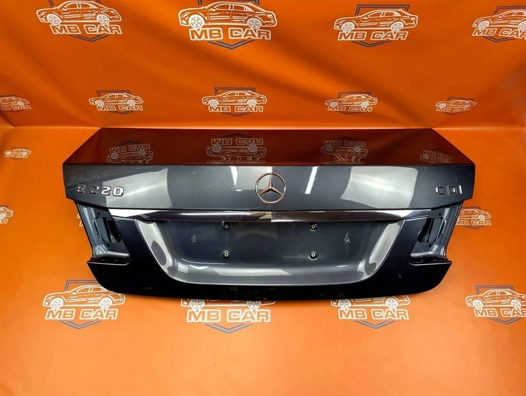 Крышка багажника Mercedes-Benz