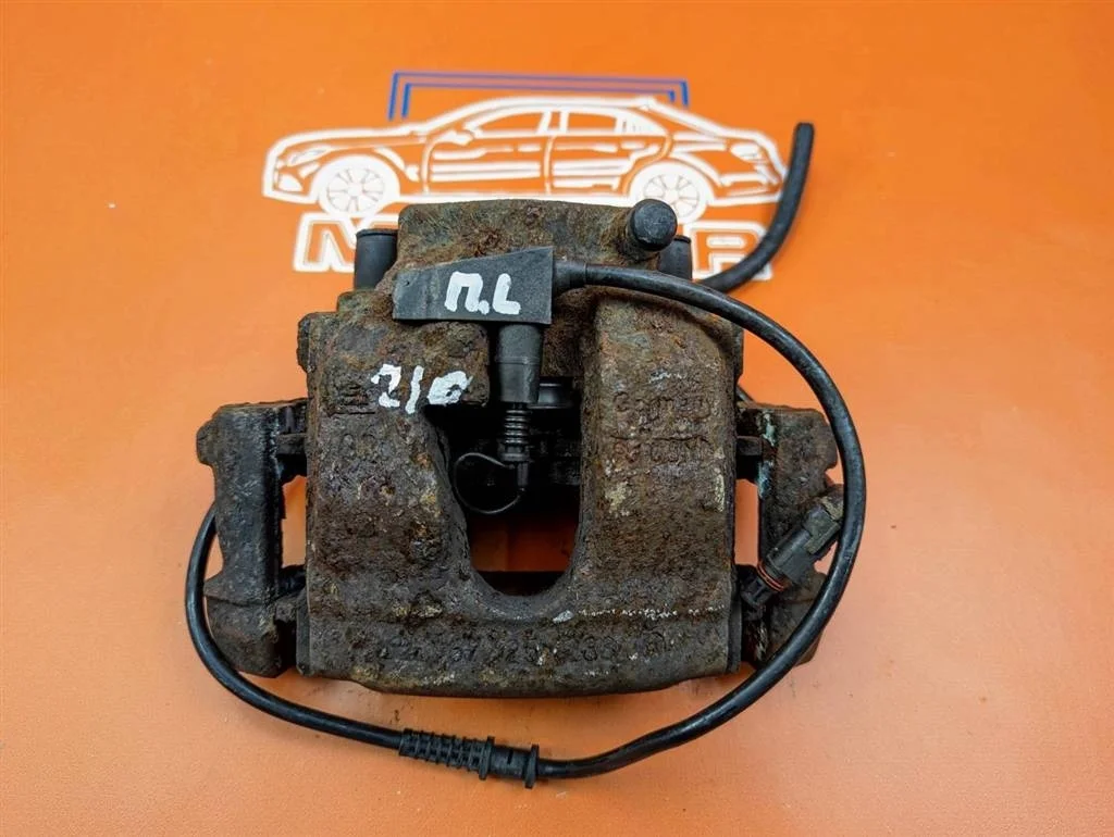 Суппорт передний левый Mercedes-Benz