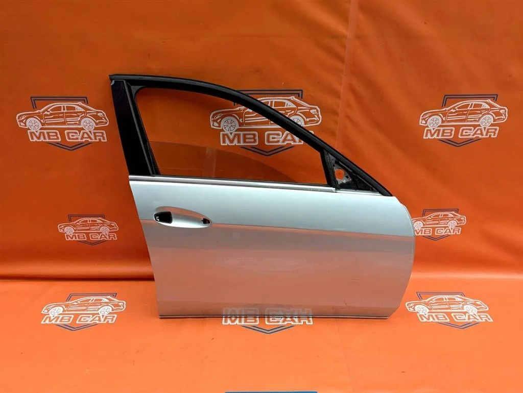 Дверь передняя правая Mercedes-Benz