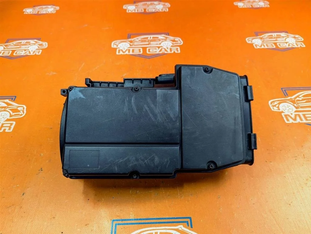 Корпус воздушного фильтра Mercedes-Benz