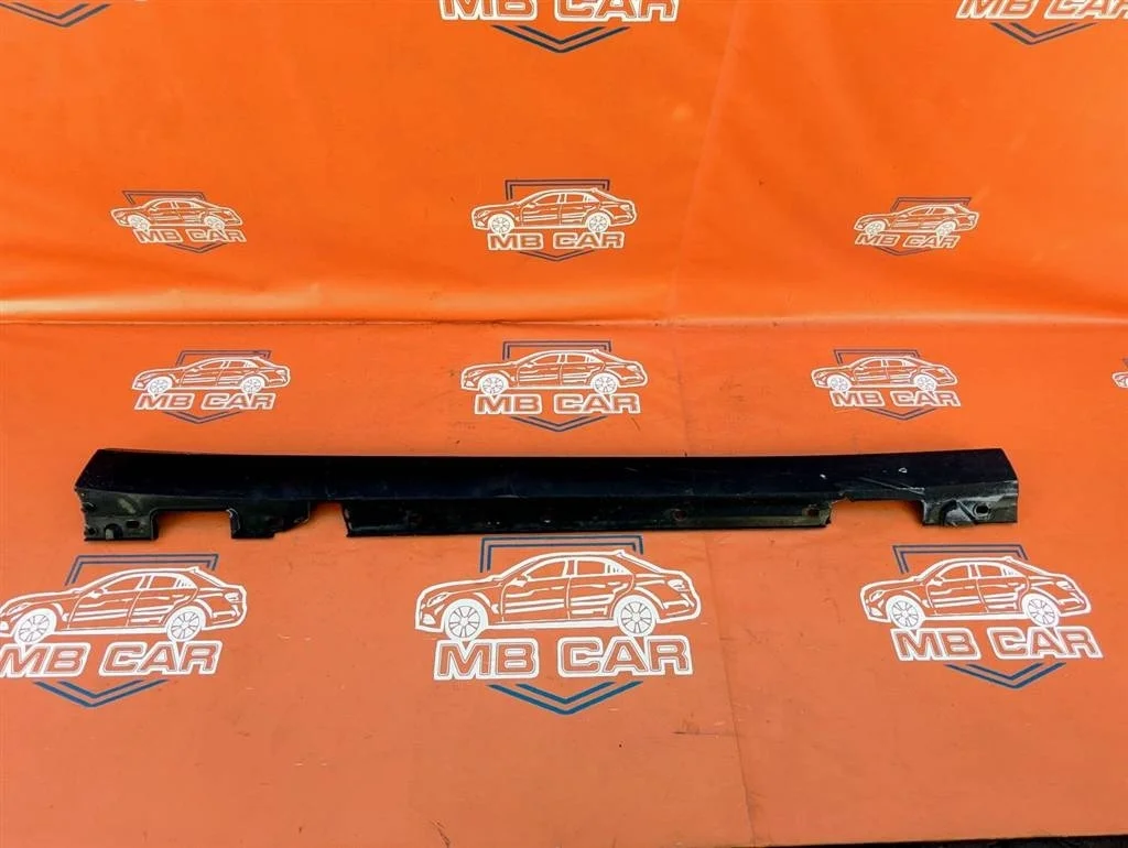 Порог пластиковый правый Mercedes-Benz