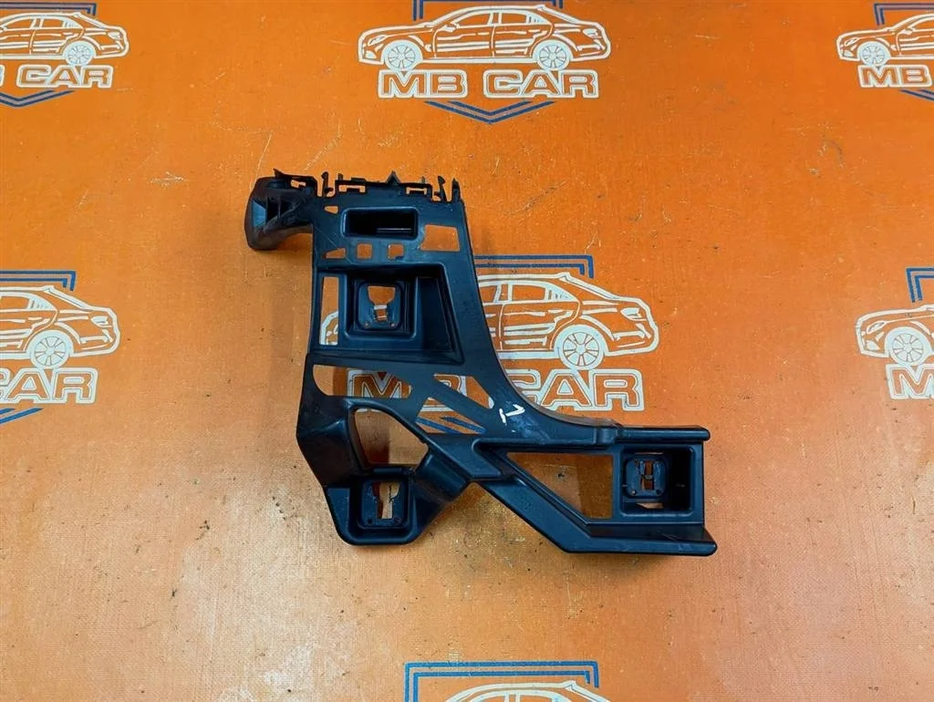 Кронштейн крепления бампера Mercedes-Benz