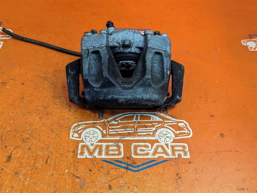 Суппорт передний левый Mercedes-Benz