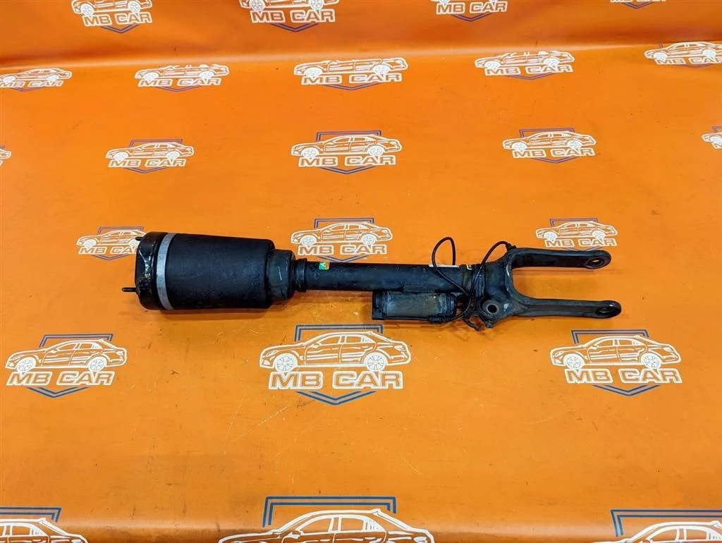 Пневмостойка передняя Mercedes-Benz