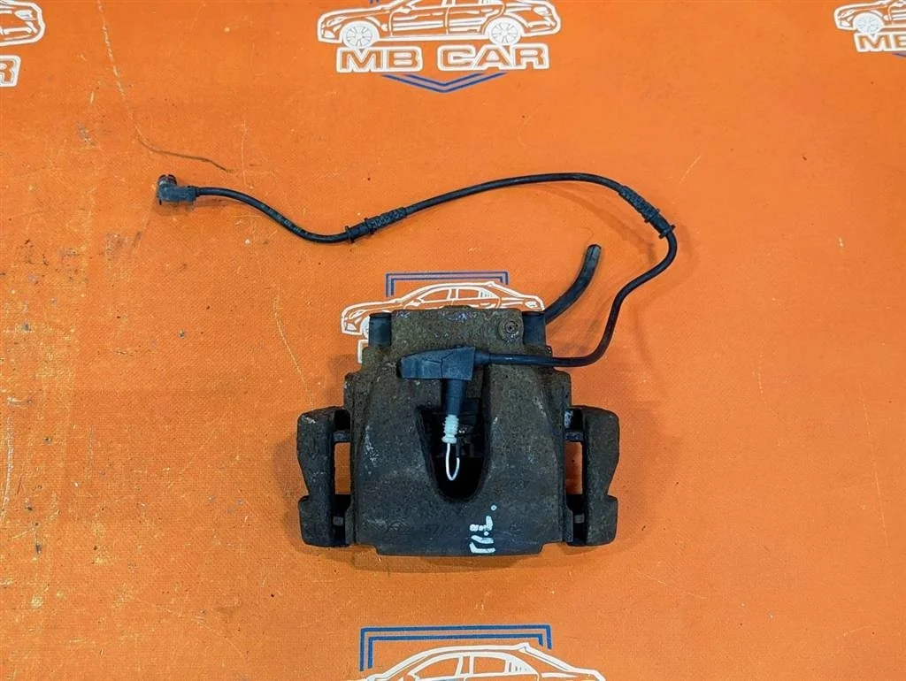 Суппорт передний левый Mercedes-Benz