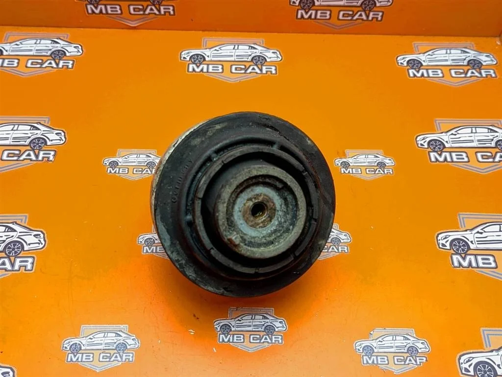 Опора двигателя Mercedes-Benz