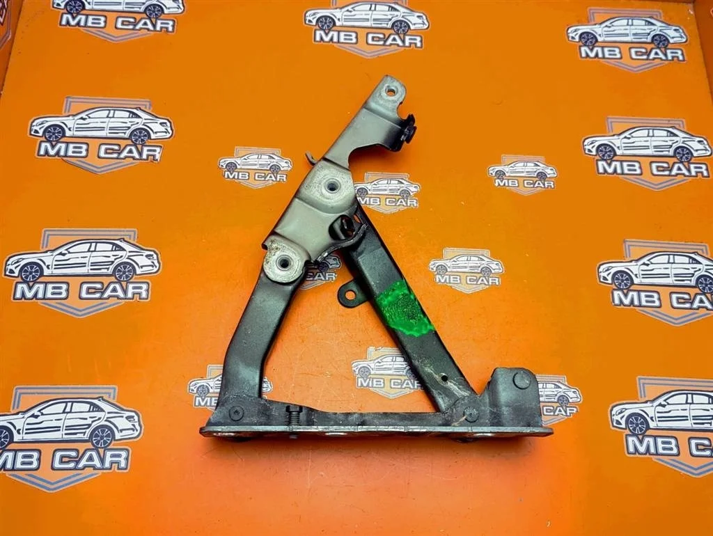 Петля капота Mercedes-Benz