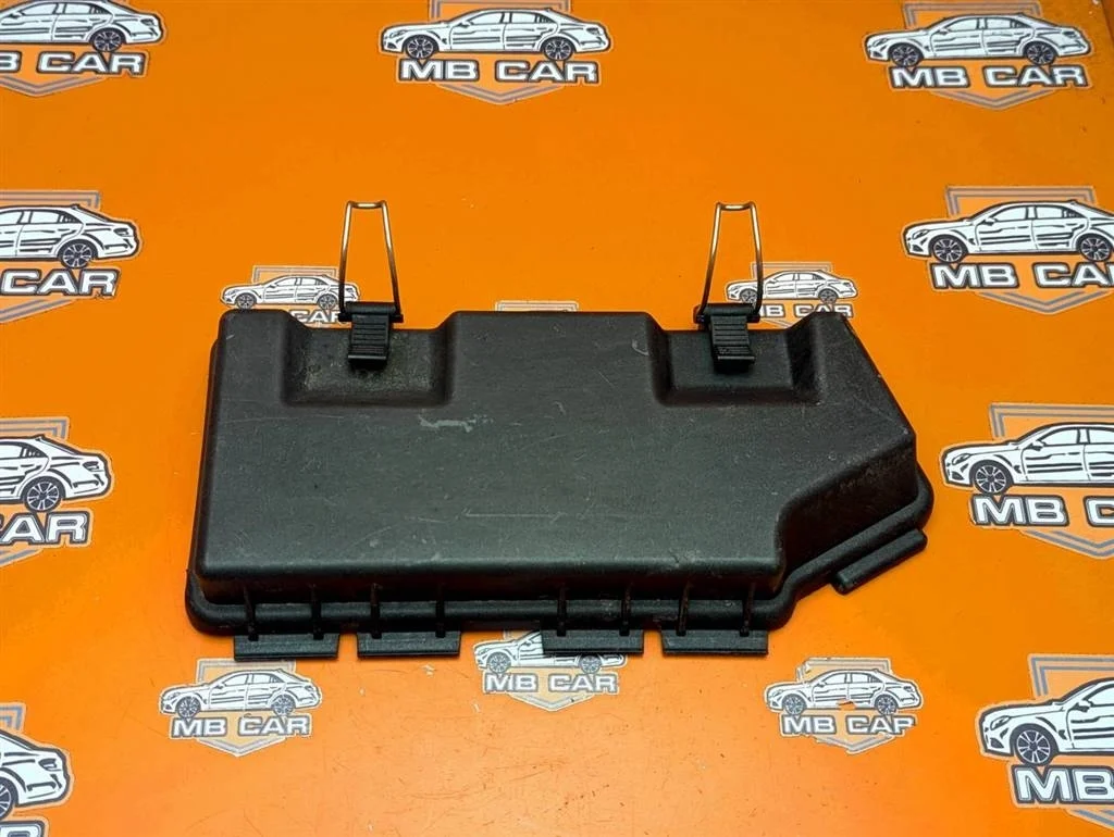 Крышка блока предохранителей Mercedes-Benz